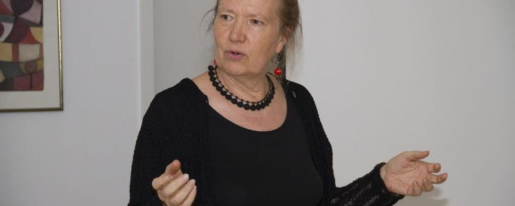 Traumata: Dr. med. Elisabeth Schmölz, Psychiaterin und Psychotherapeutin