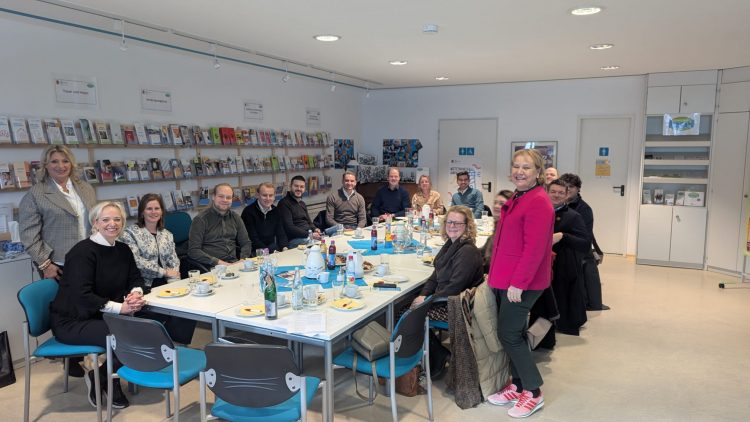 Niederländische Delegation in der Germeringer Insel