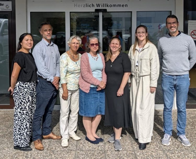 Besuch von nCarmen Wegge im Mehrgenerationenhaus Zenja